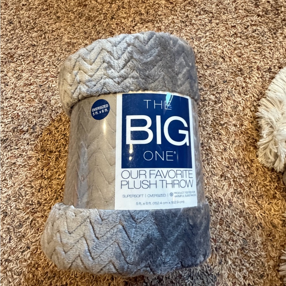 The Big One Plush Throw Blanket - Light Gray